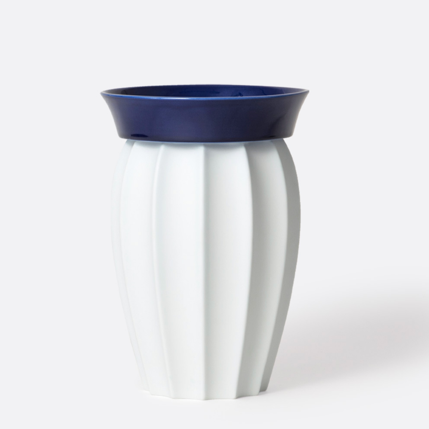 Bernardaud Olivier Gagnère Ikaria Bleu Vase 9"