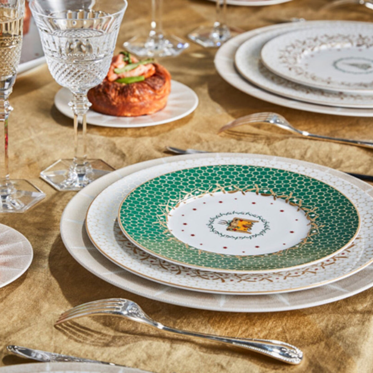 Bernardaud Noël Assorted Dessert/Salad Plates, set of 4 — view 7