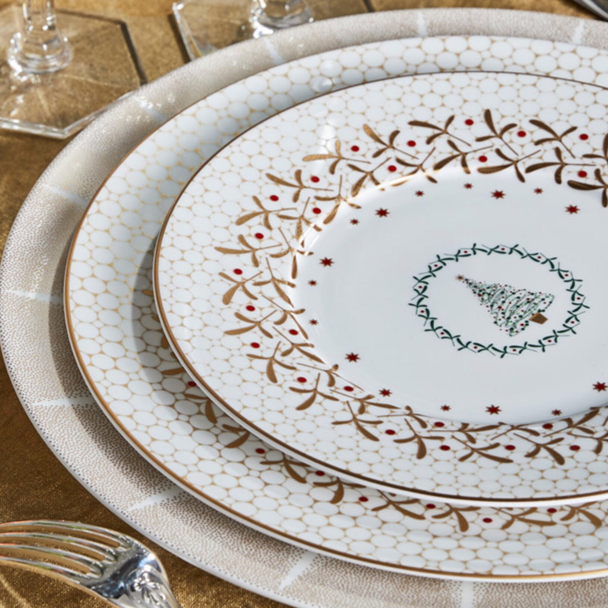 Bernardaud Noël Service plates 12.2", set of 4 — view 2