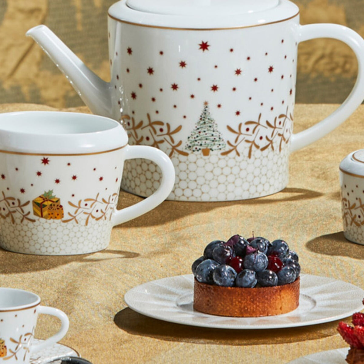Bernardaud Noël Bread & Butter Plate 6.3", set of 4 — view 2