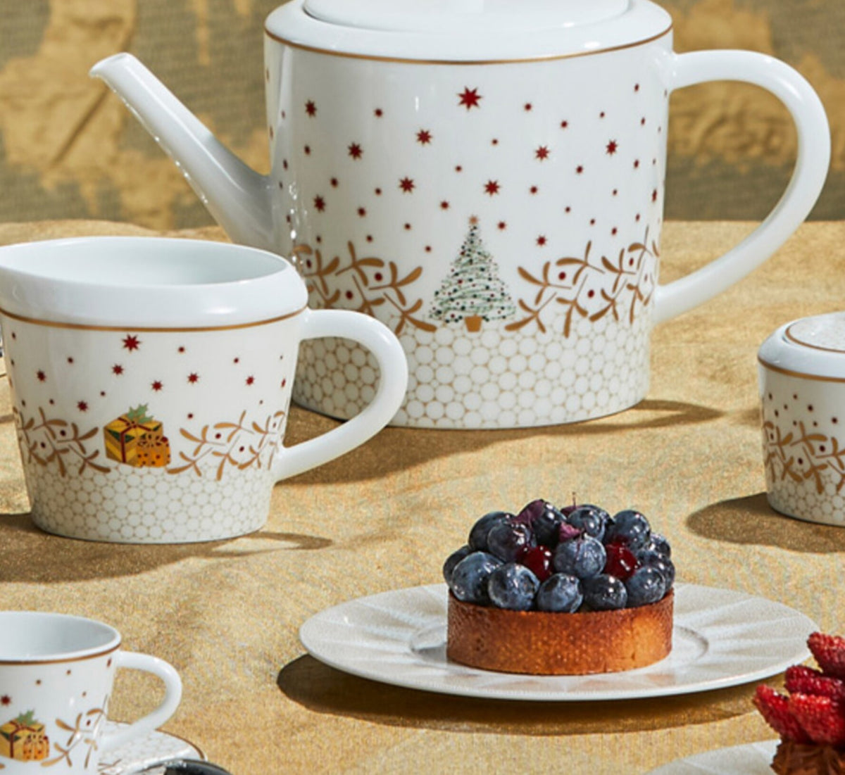 Bernardaud Noël Bread & Butter Plate 6.3", set of 4 — view 2