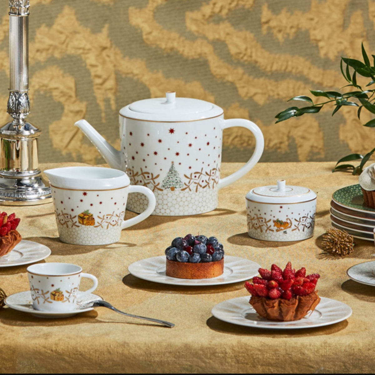 Bernardaud Noël Espresso Cup and Saucer, set of 4 — view 2