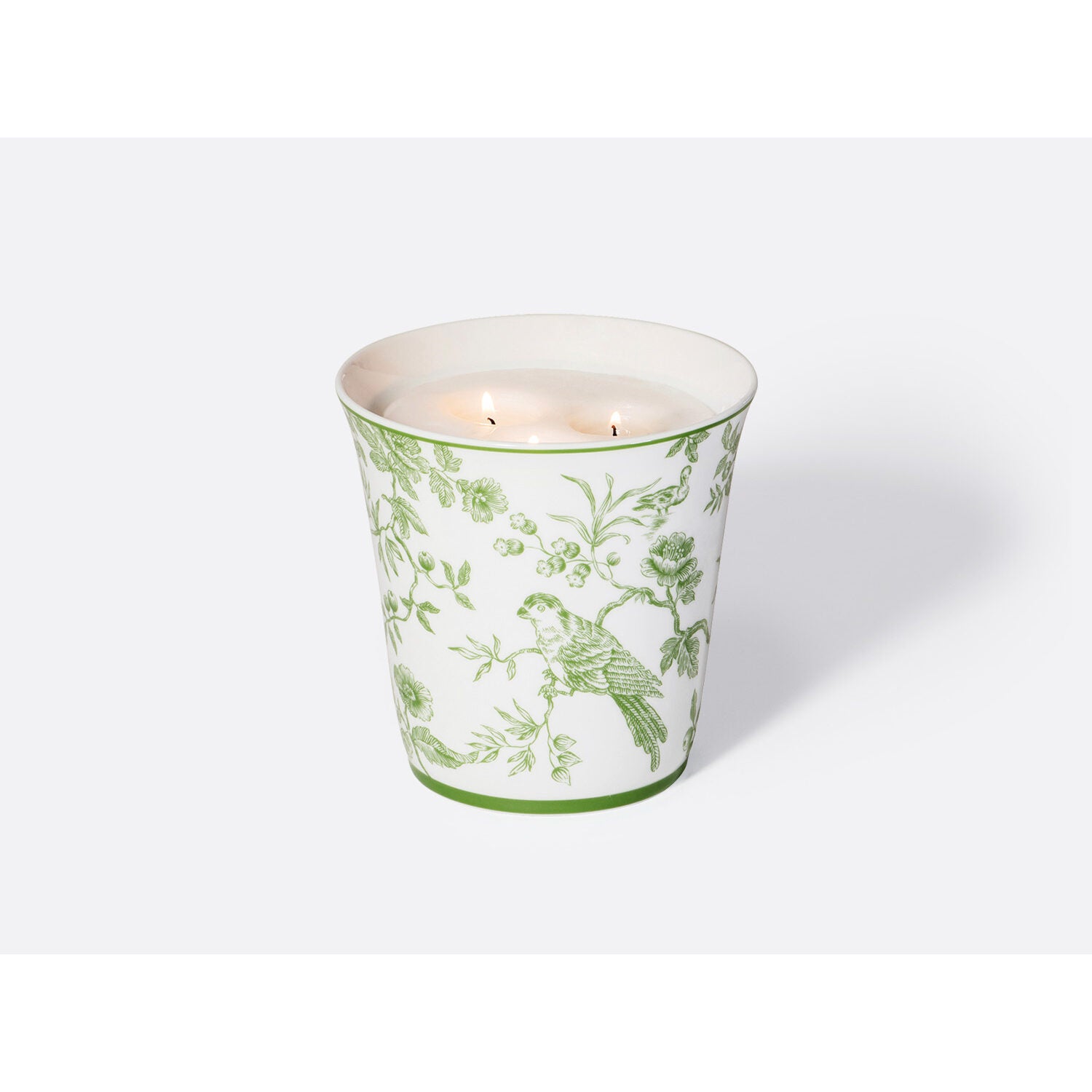 Bernardaud Large candle tumbler 5.9" + "Thé Royal" candle home fragrance 950 gr, Limoges porcelain, Albertine collection, on a white background