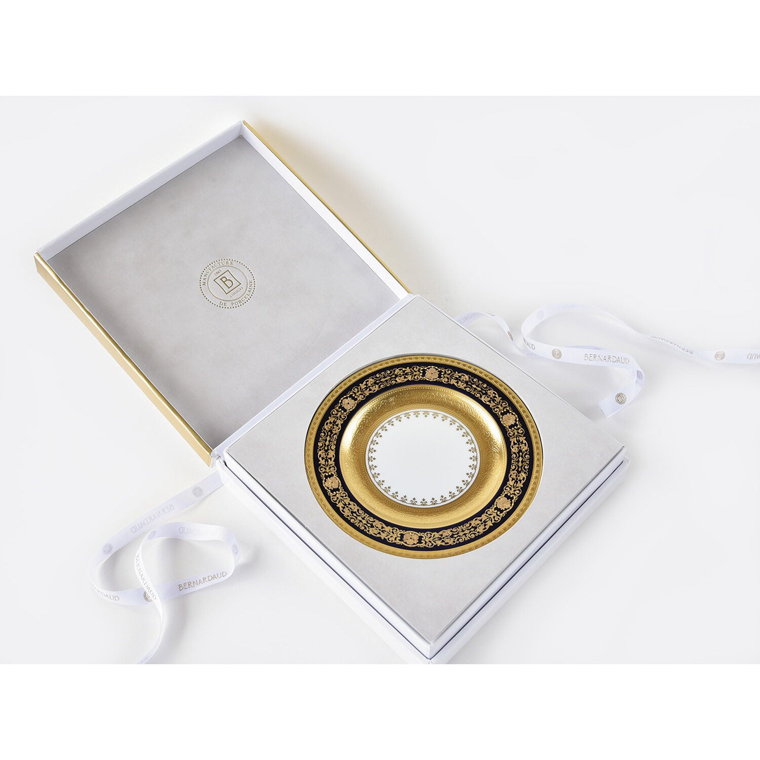Bernardaud Gift case 1 bread and butter plate 6.3", Limoges porcelain, Beaugency collection, detail view