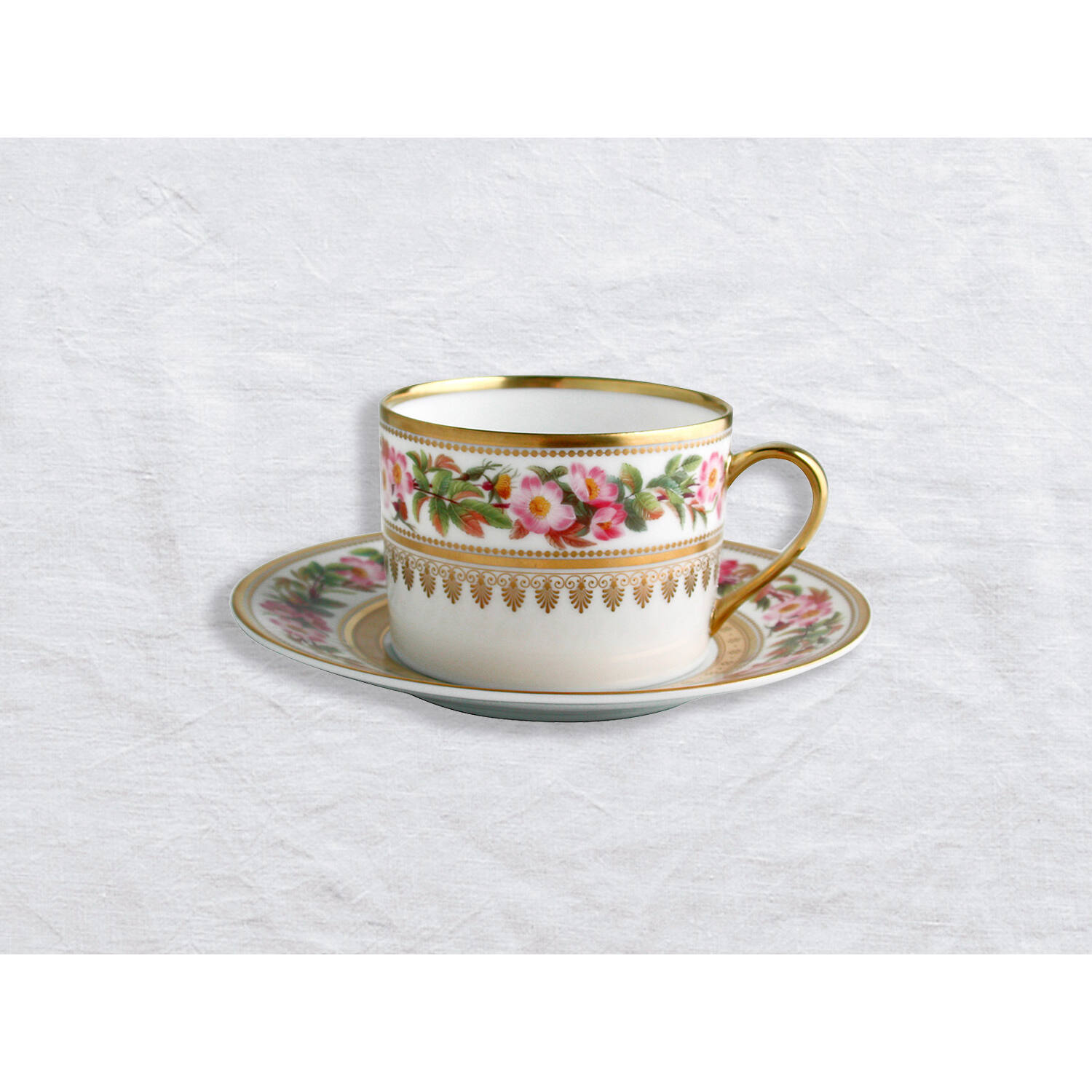 Bernardaud Large tea gift case (teapot, creamer, sugar bowl, 6 tea cups and saucers), Limoges porcelain, Botanique collection, detail view