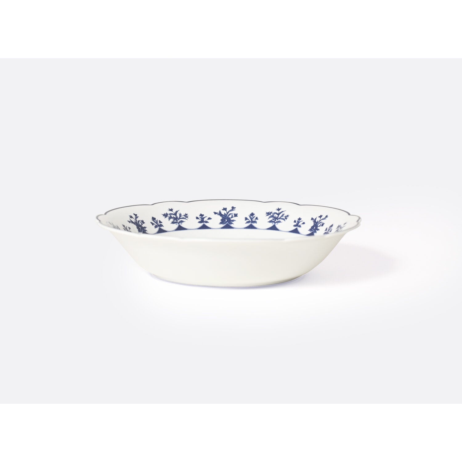 Bernardaud Open vegetable bowl 27 oz, Limoges porcelain, Chateaubriand Couleur collection, detail view