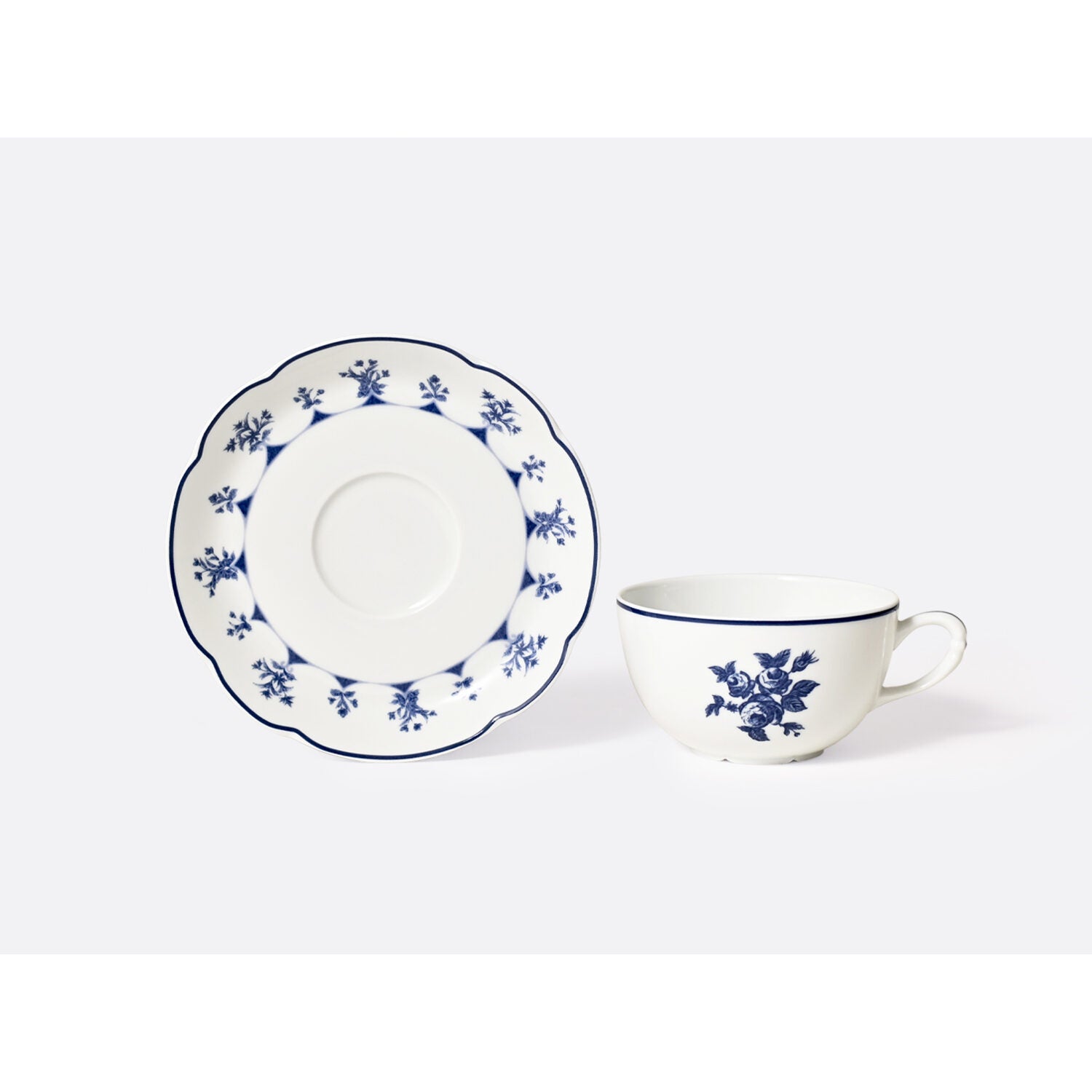 Bernardaud Tea cup and saucer gift box 4.5 oz, Limoges porcelain, Chateaubriand Couleur collection, detail view