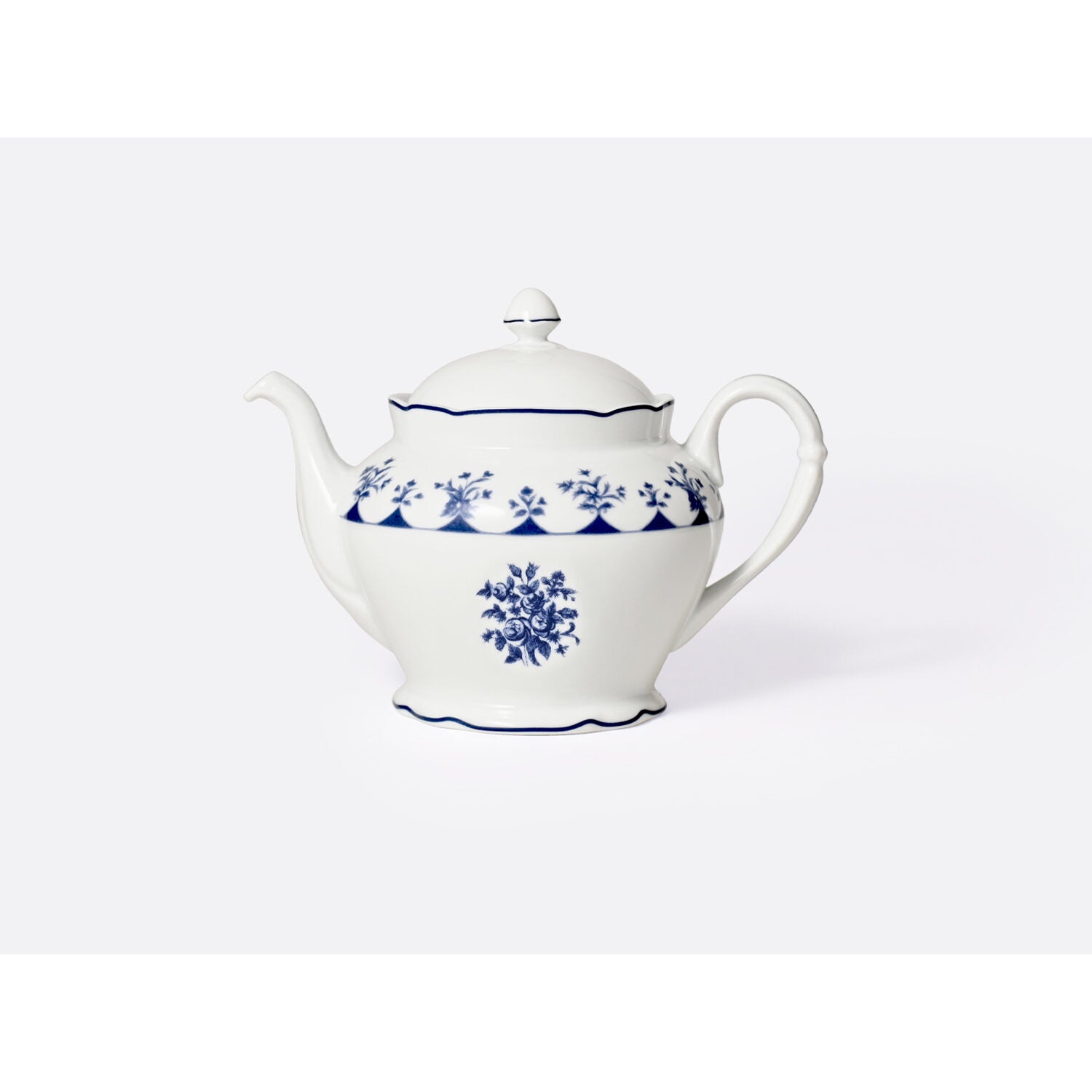 Bernardaud Teapot 25.4 oz, Limoges porcelain, Chateaubriand Couleur collection, on a white background