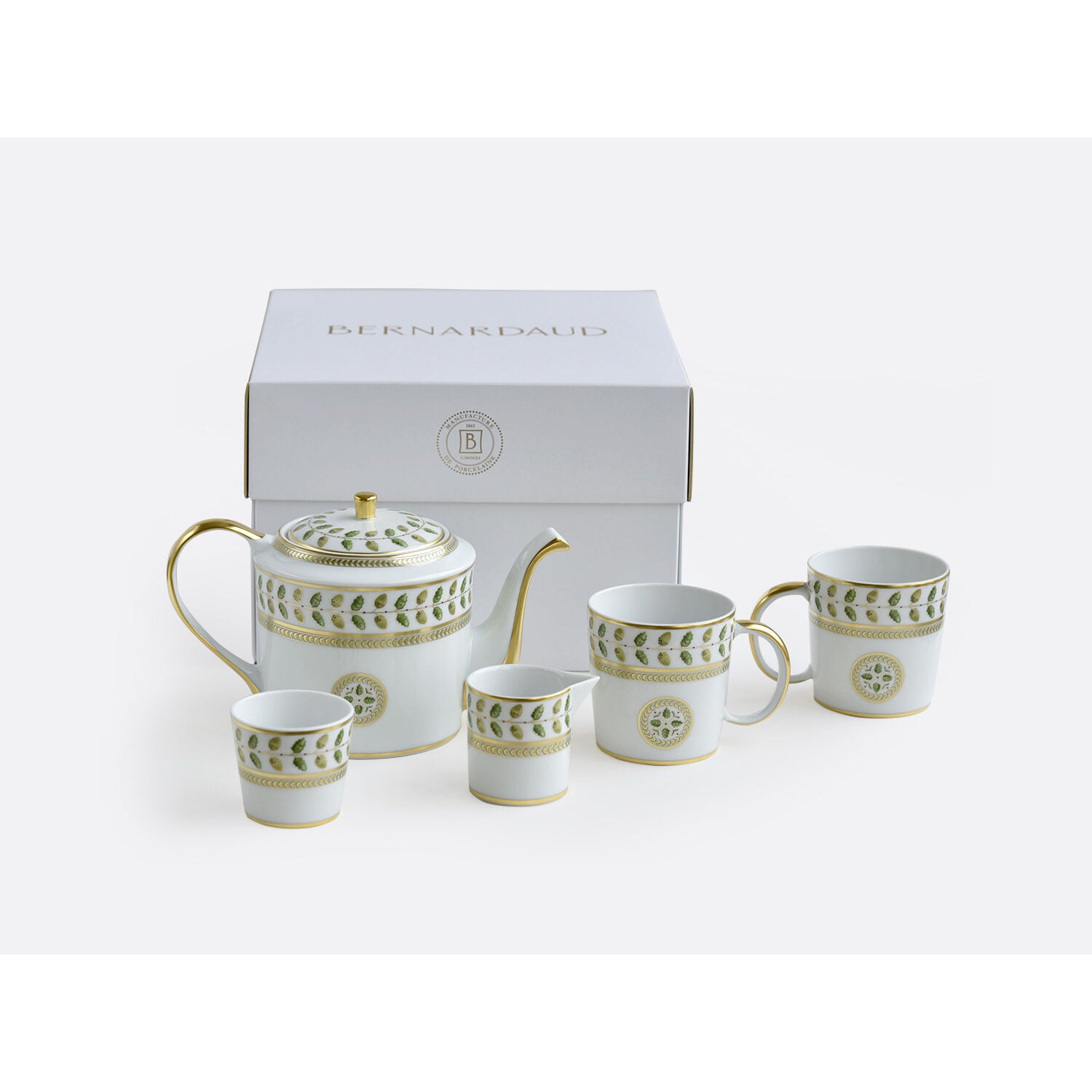 Bernardaud Gift set of 1 teapot, 2 mugs, 1 sugar bowl, 1 creamer, Limoges porcelain, Constance collection, detail view