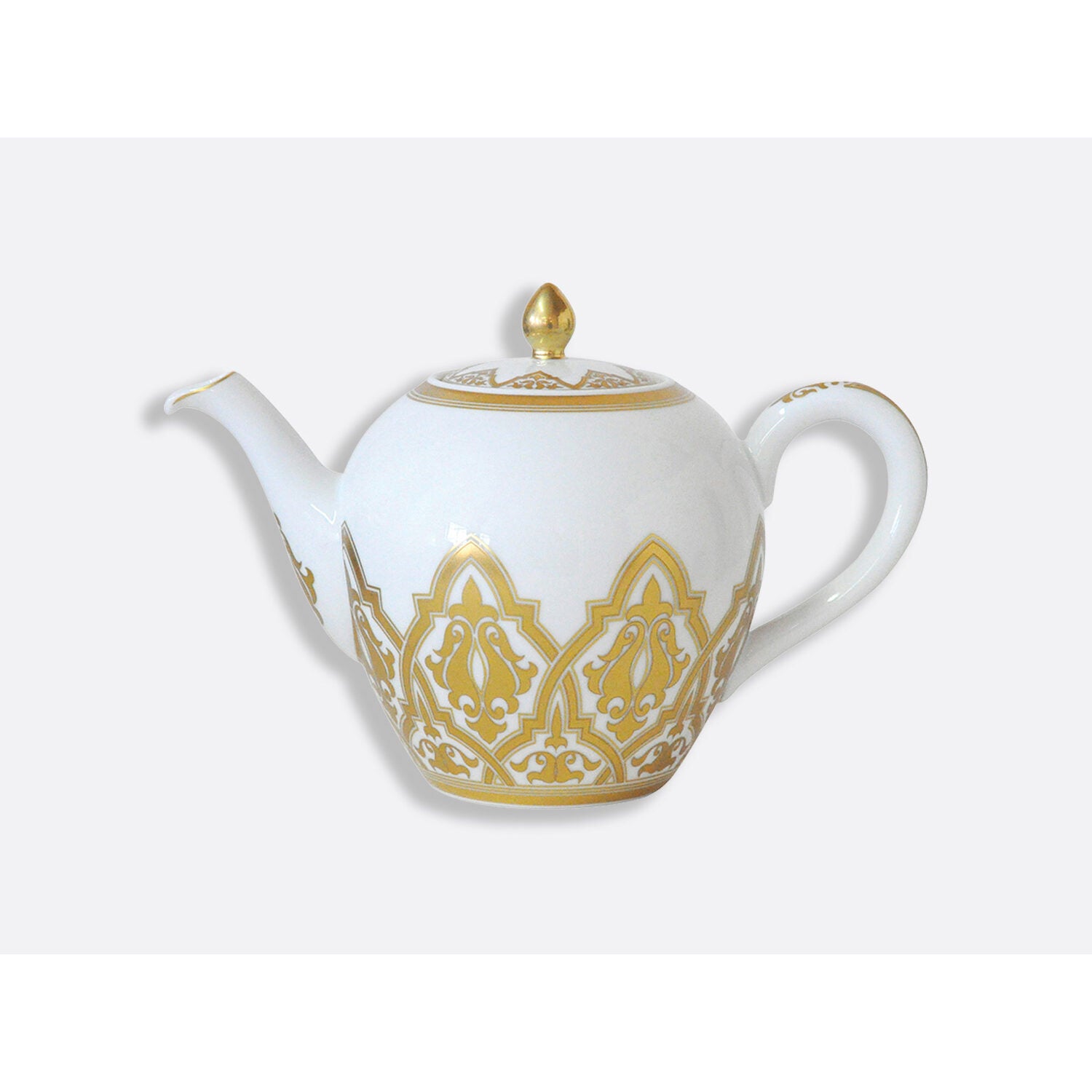 Bernardaud Teapot 12 cups 42 oz, Limoges porcelain, Venise collection, on a white background