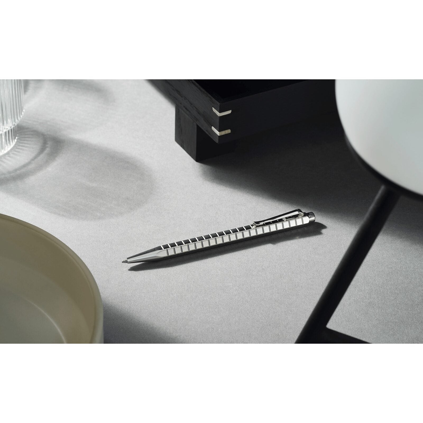 Caran d'Ache Ecridor Avenue Ballpoint Pen — detail view 3