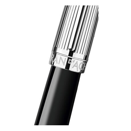 Caran d'Ache Léman Bicolor Black Fountain Pen — detail view 4