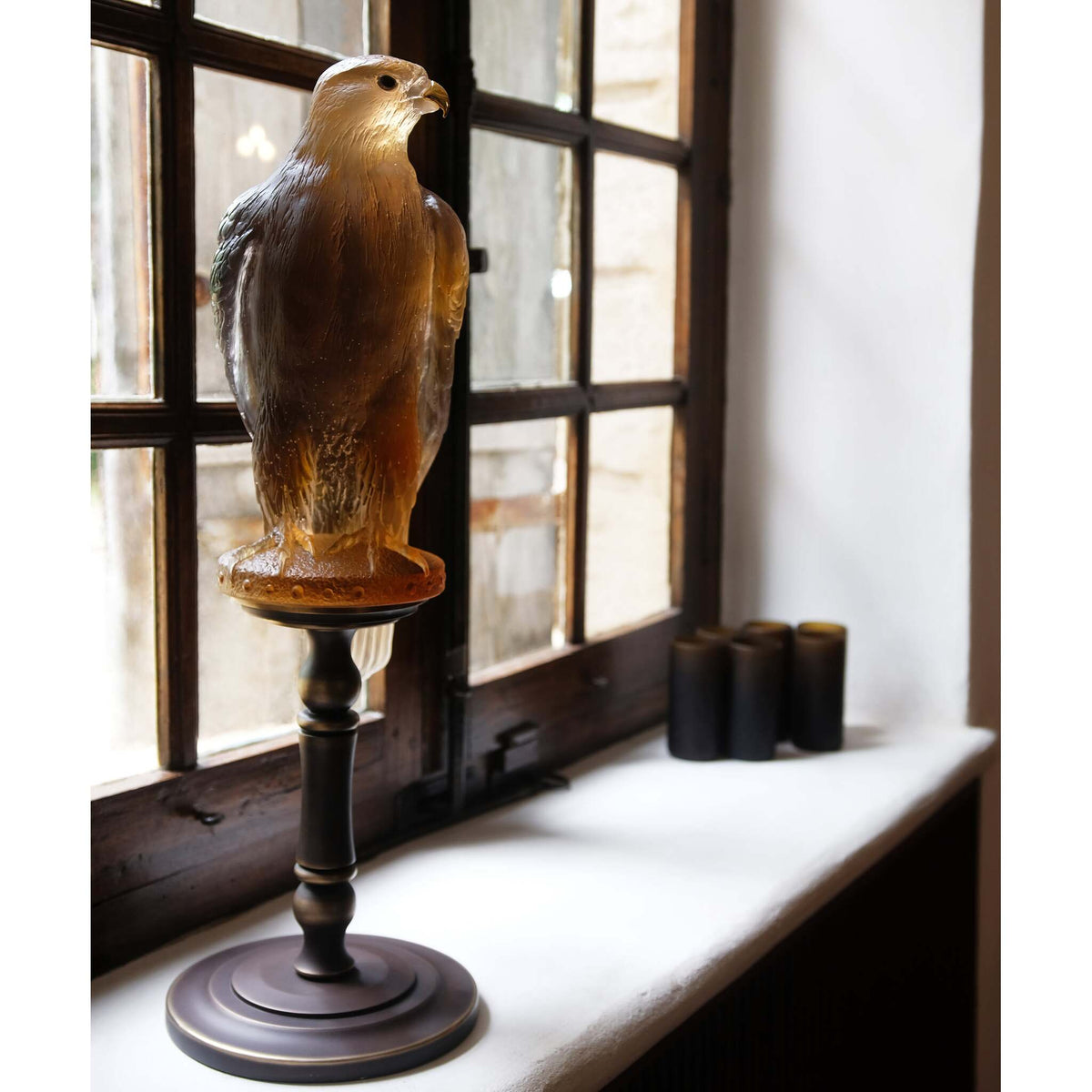 Daum Faucon Gerfaut By Madeleine Van Der Knoop Sculpture – Amber pink 125ex, alternate view