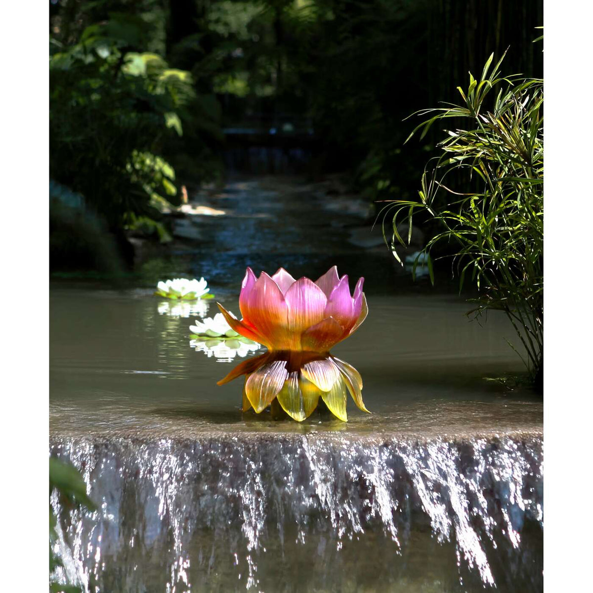 Daum Jardin De Lotus Medium Vase 175ex, alternate view