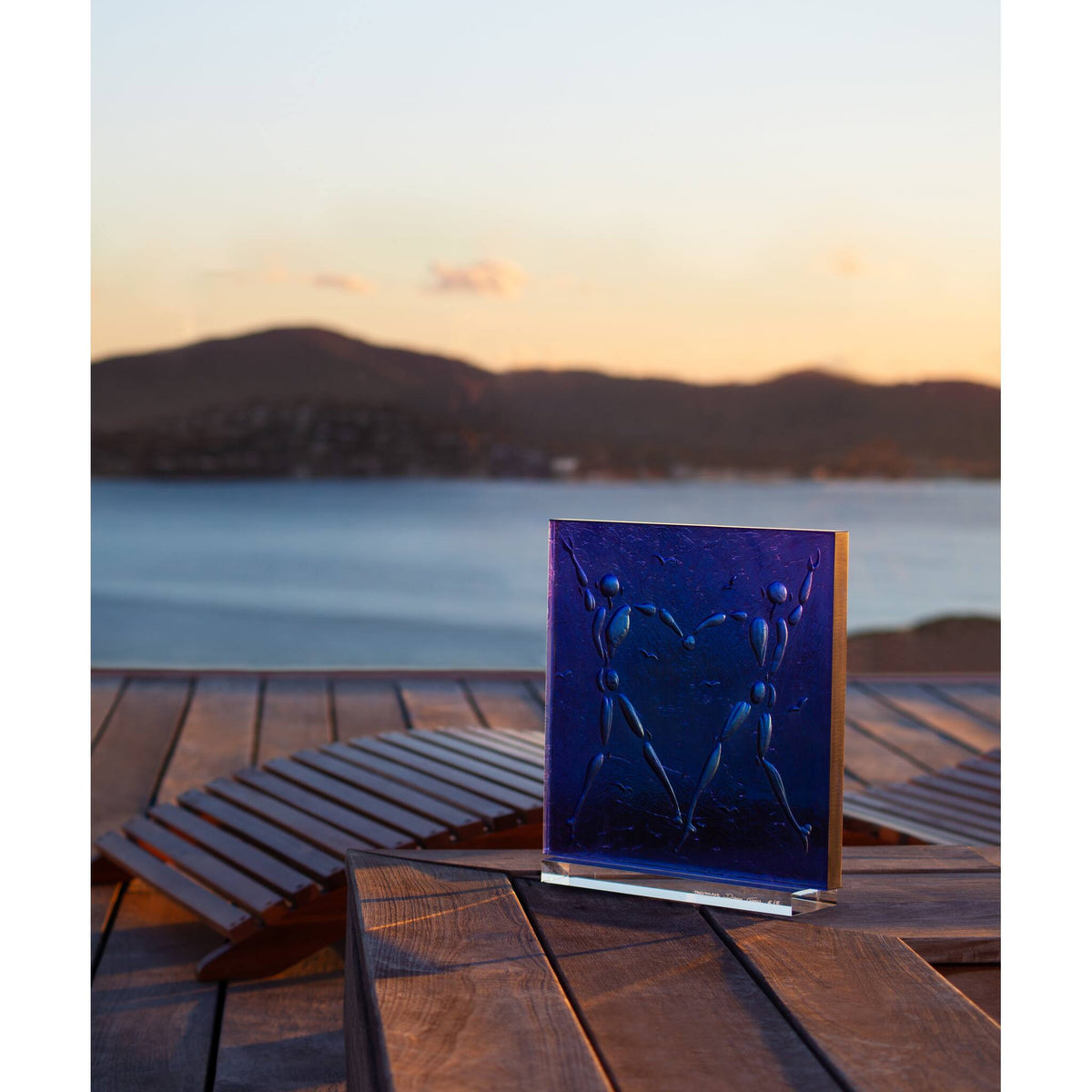 Daum Love Dance By Jérôme Mesnager Sculpture – Blue 8ex, alternate view