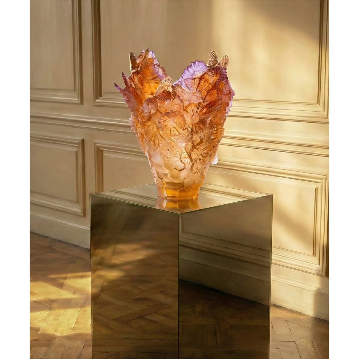 Daum Or D'Abeille Large Vase 125ex, alternate view