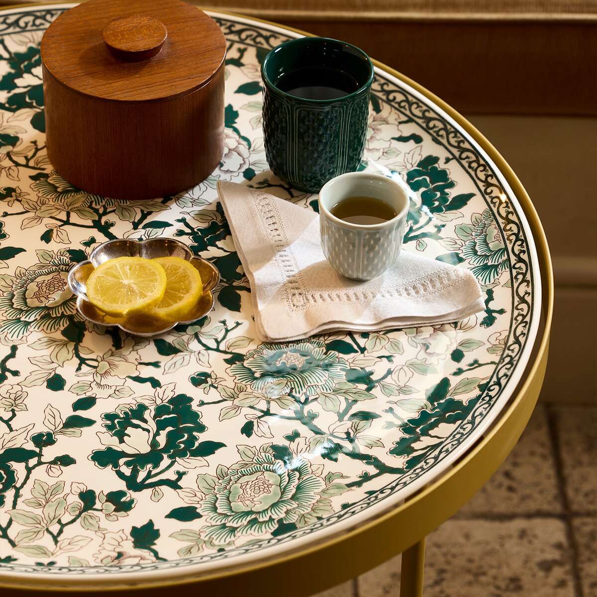 Gien Large Wall Platter - Pivoines Vertes, lifestyle view