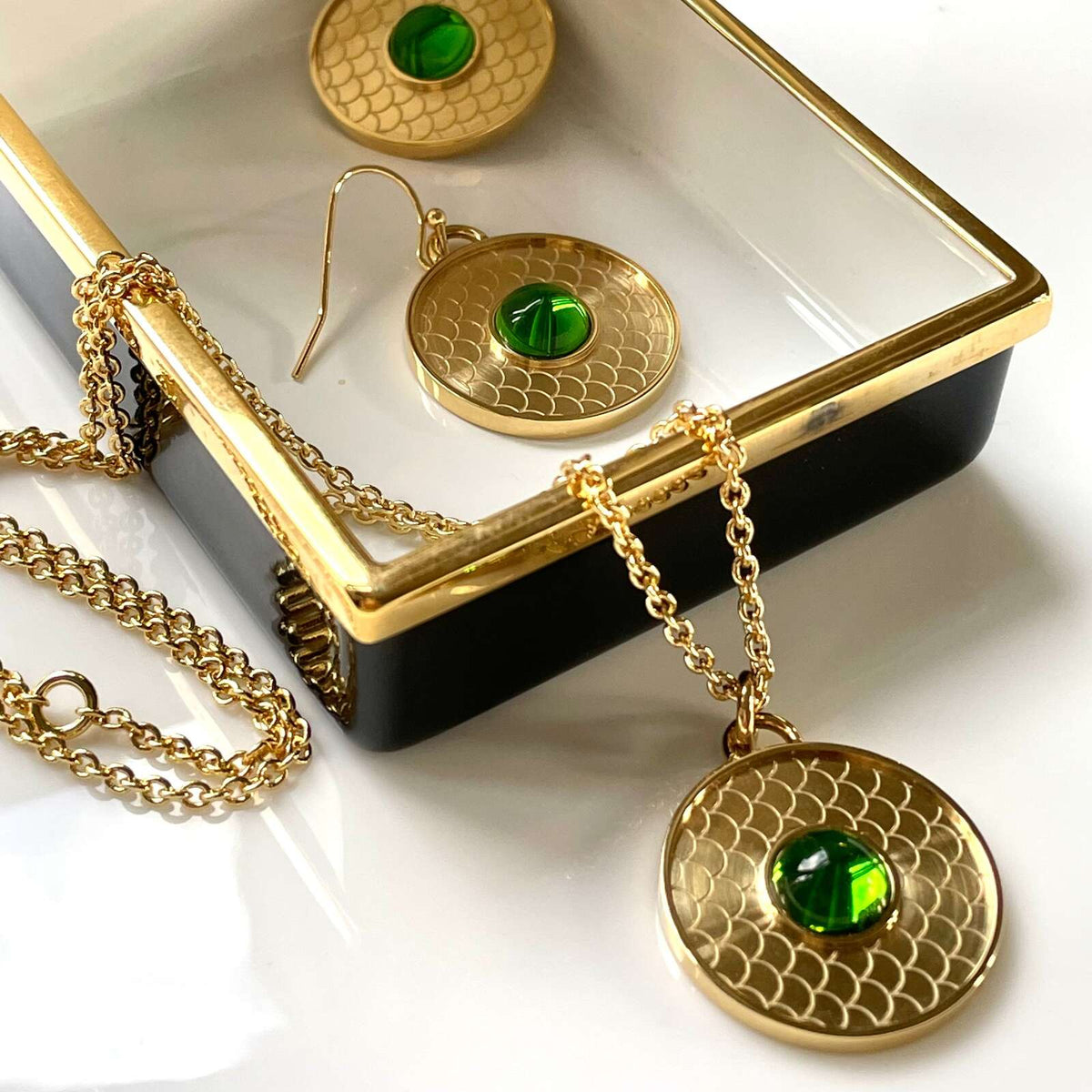 Halcyon Days Salamander Cabochon Emerald & Gold Necklace, alternate view
