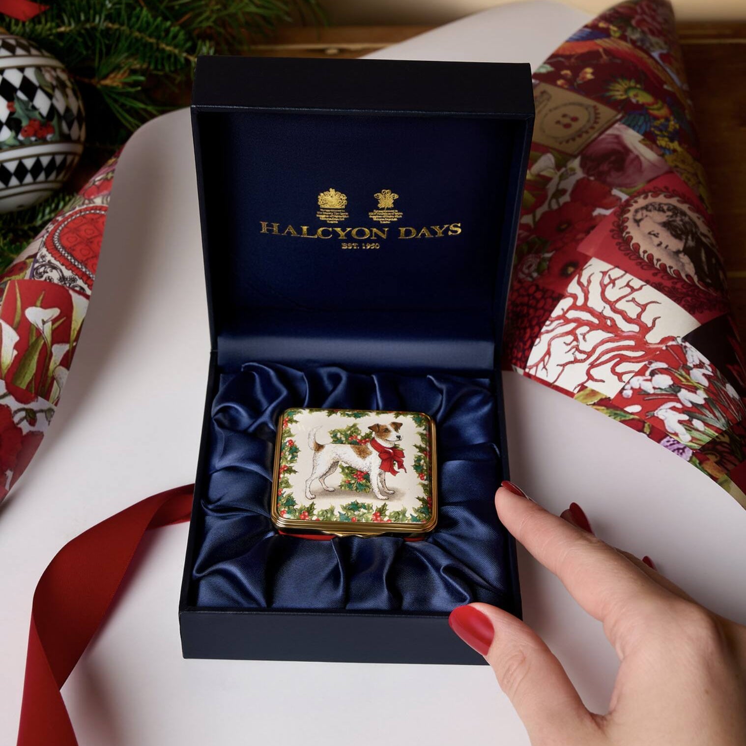 Halcyon Days Waiting For Christmas Enamel Box