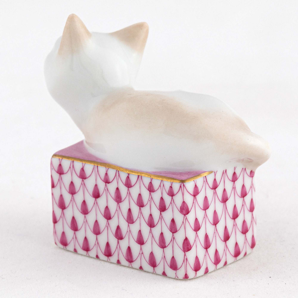 Herend Cat in Box Figurine – Raspberry, alternate view