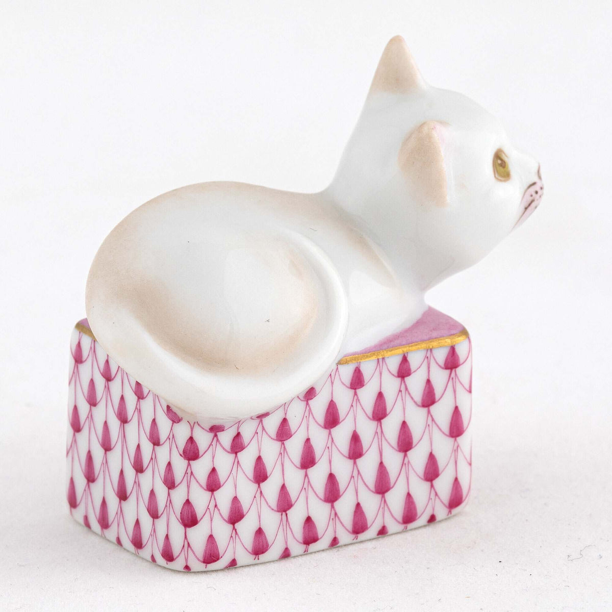 Herend Cat in Box Figurine – Raspberry, alternate view