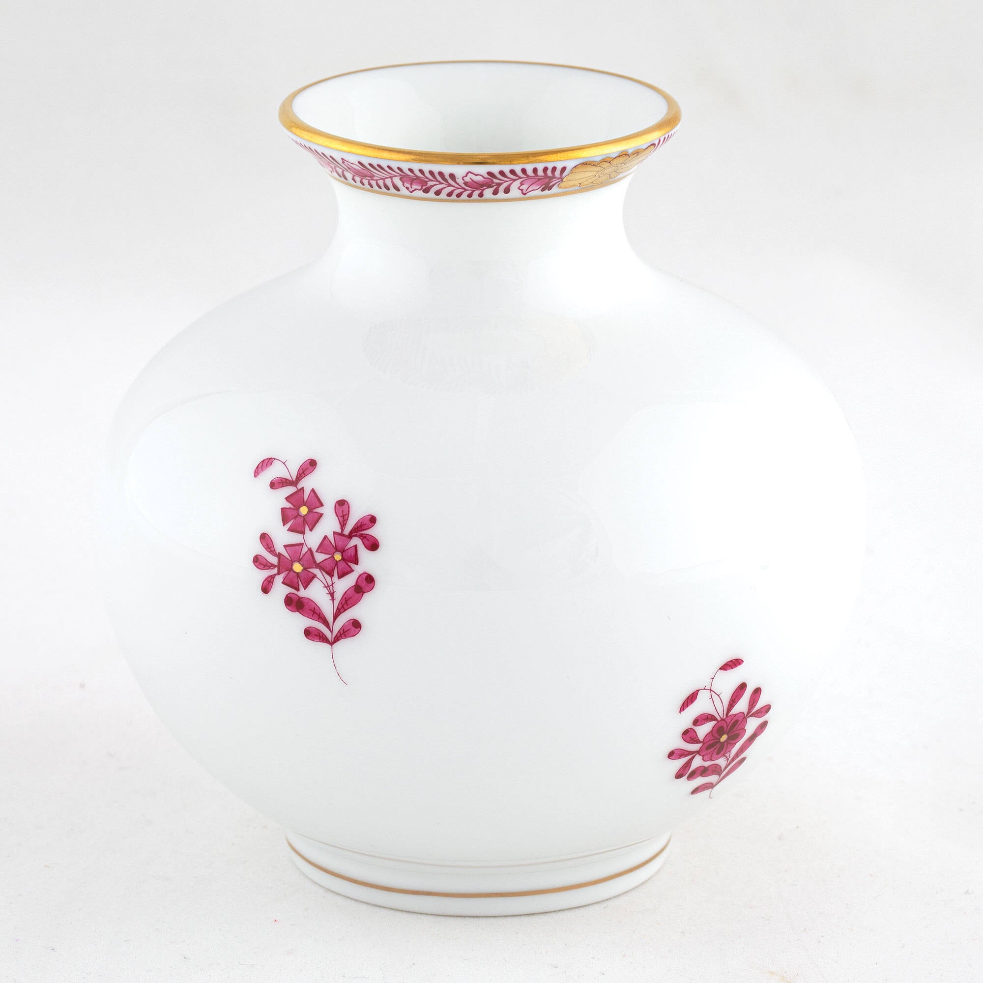 Herend Chinese Bouquet Raspberry Round Vase β additional view