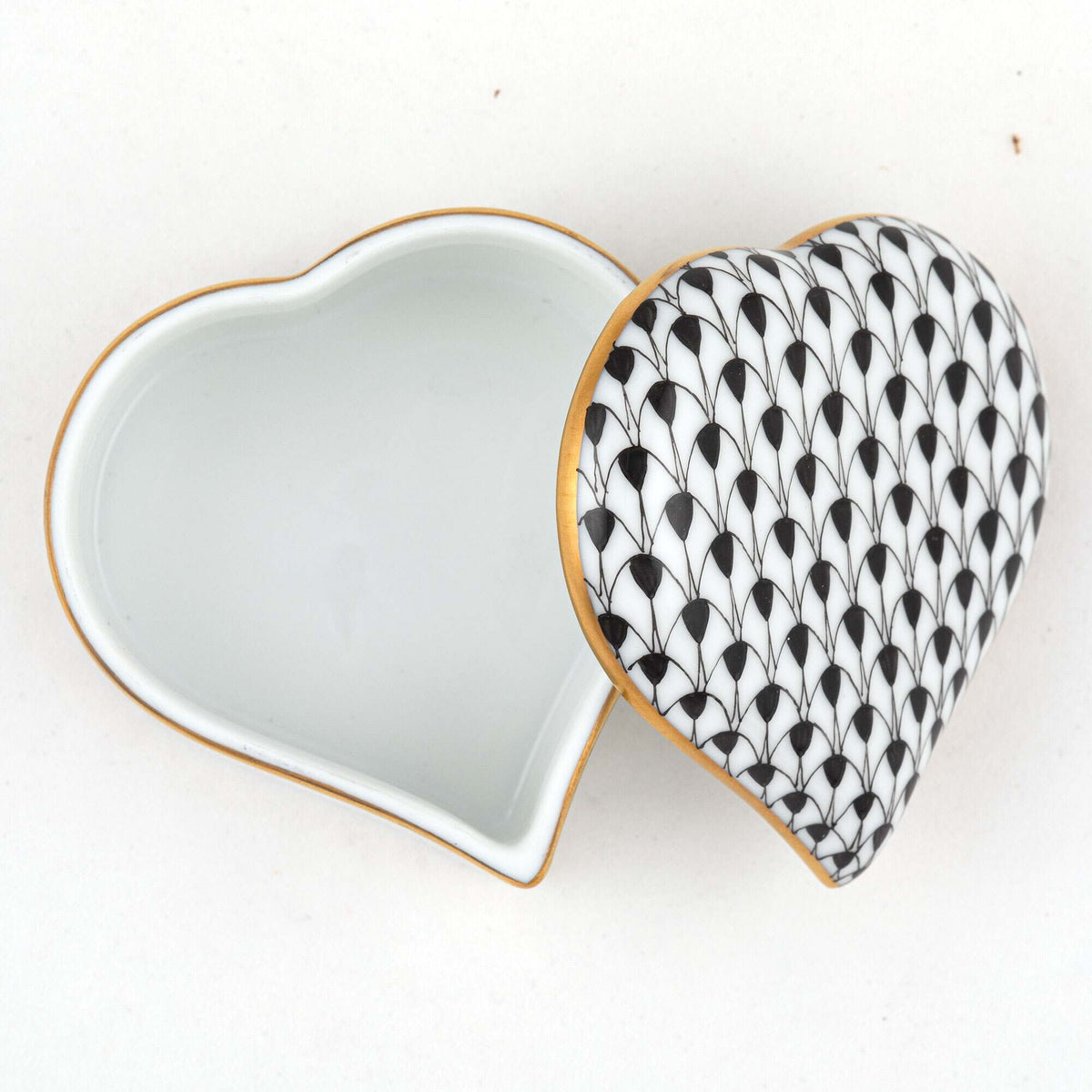 Herend Heart Box β Black, alternate view