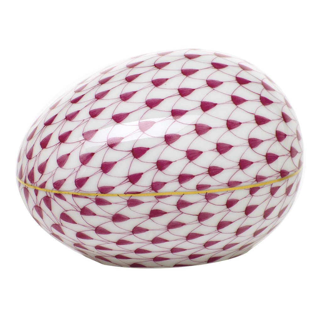 Raspberry fishnet Large Egg Figurine figurine, hand-painted Herend porcelain with 24k gold accents
