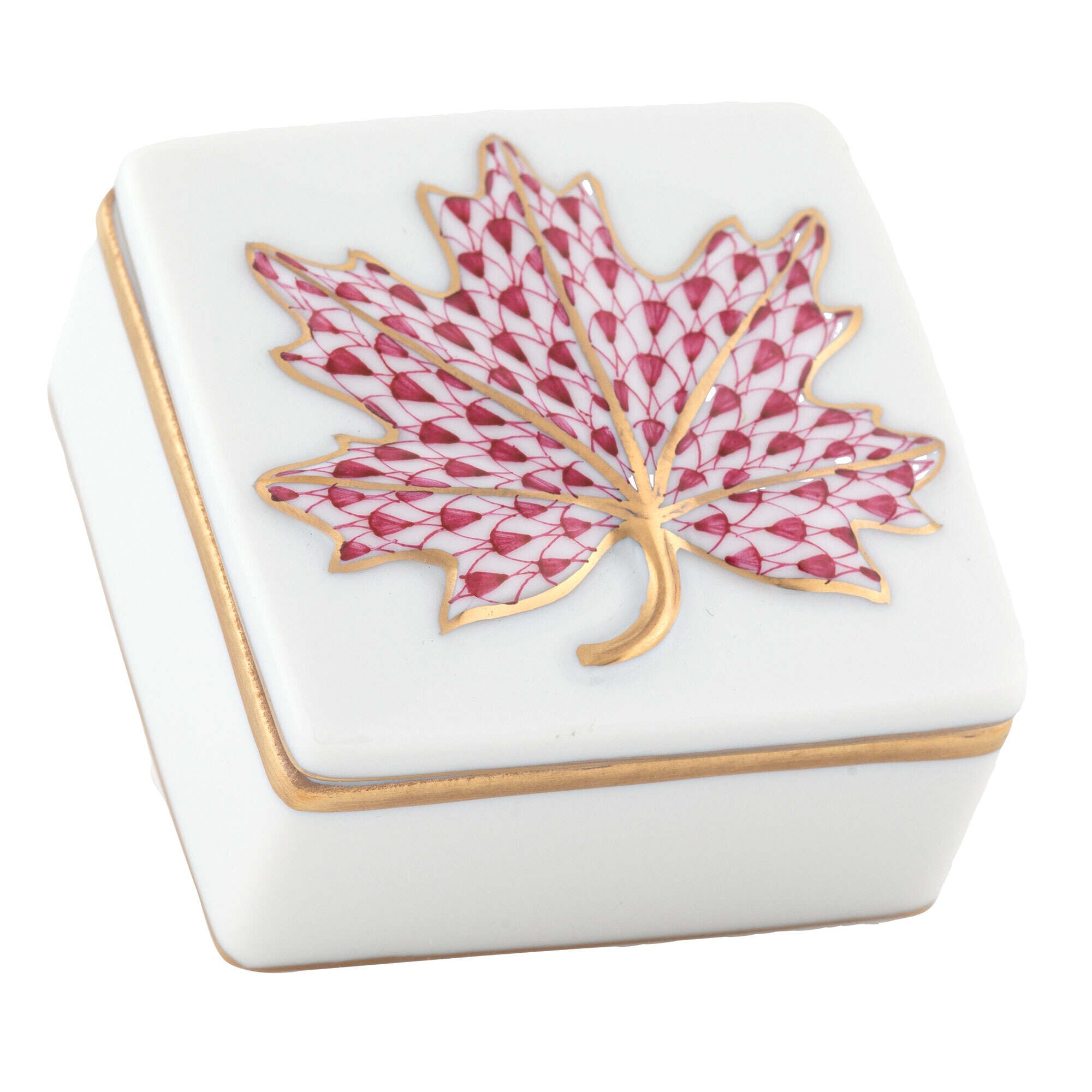 Herend Maple Leaf Box porcelain figurine painted in the Raspberry fishnet pattern
