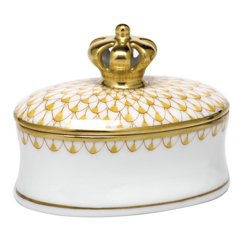 Butterscotoch fishnet Oval Box with Crown figurine, hand-painted Herend porcelain with 24k gold accents