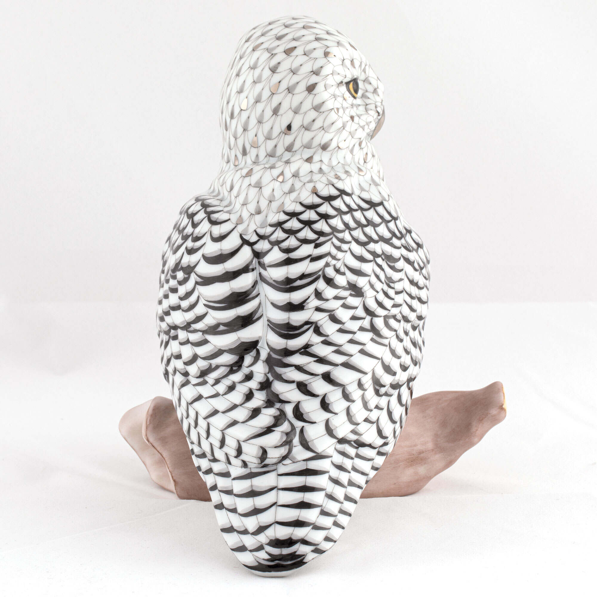 Herend Sitting Snowy Owl Figurine β additional view