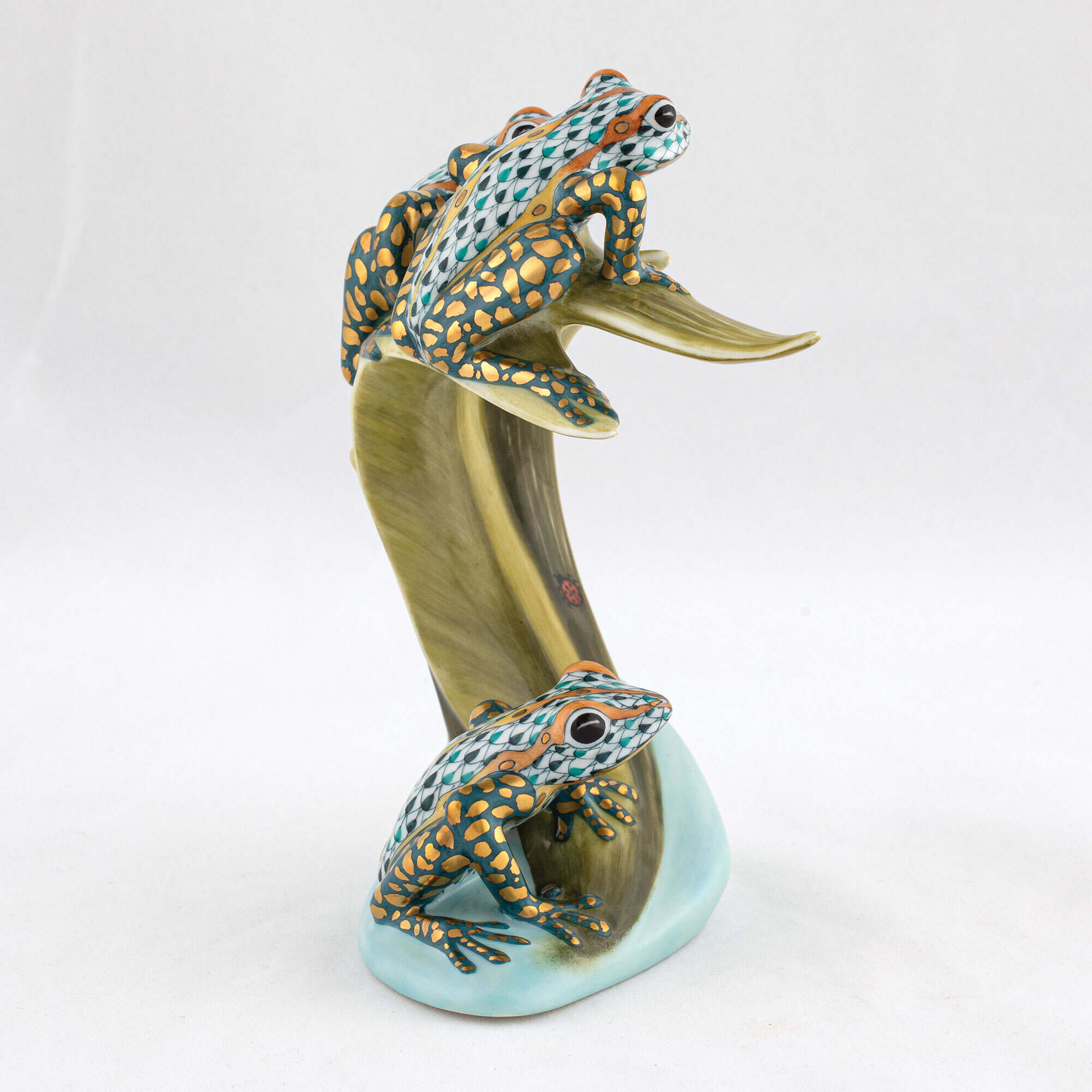 Herend Three Tree Frogs on Palm Figurine โ additional view