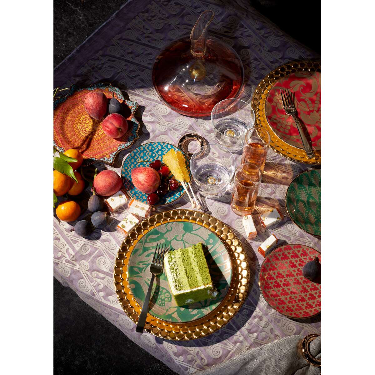 L'Objet Aegean Dinner Plate – Gold, alternate view
