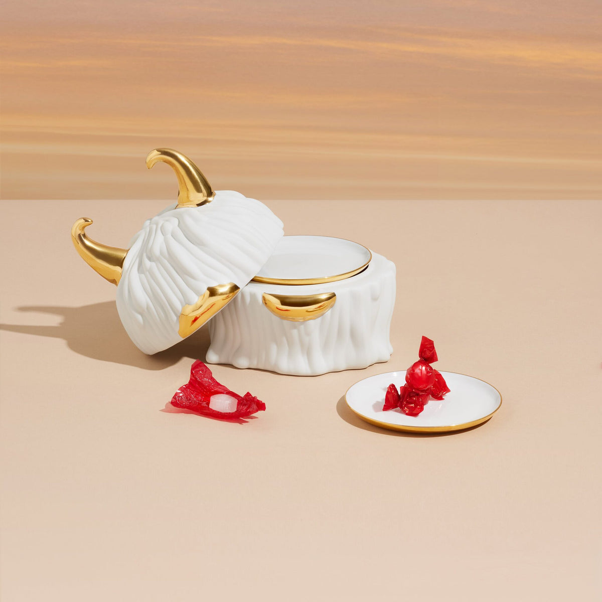 L'Objet Haas Lynda Box + Plates (Set of 4) - White, alternate view