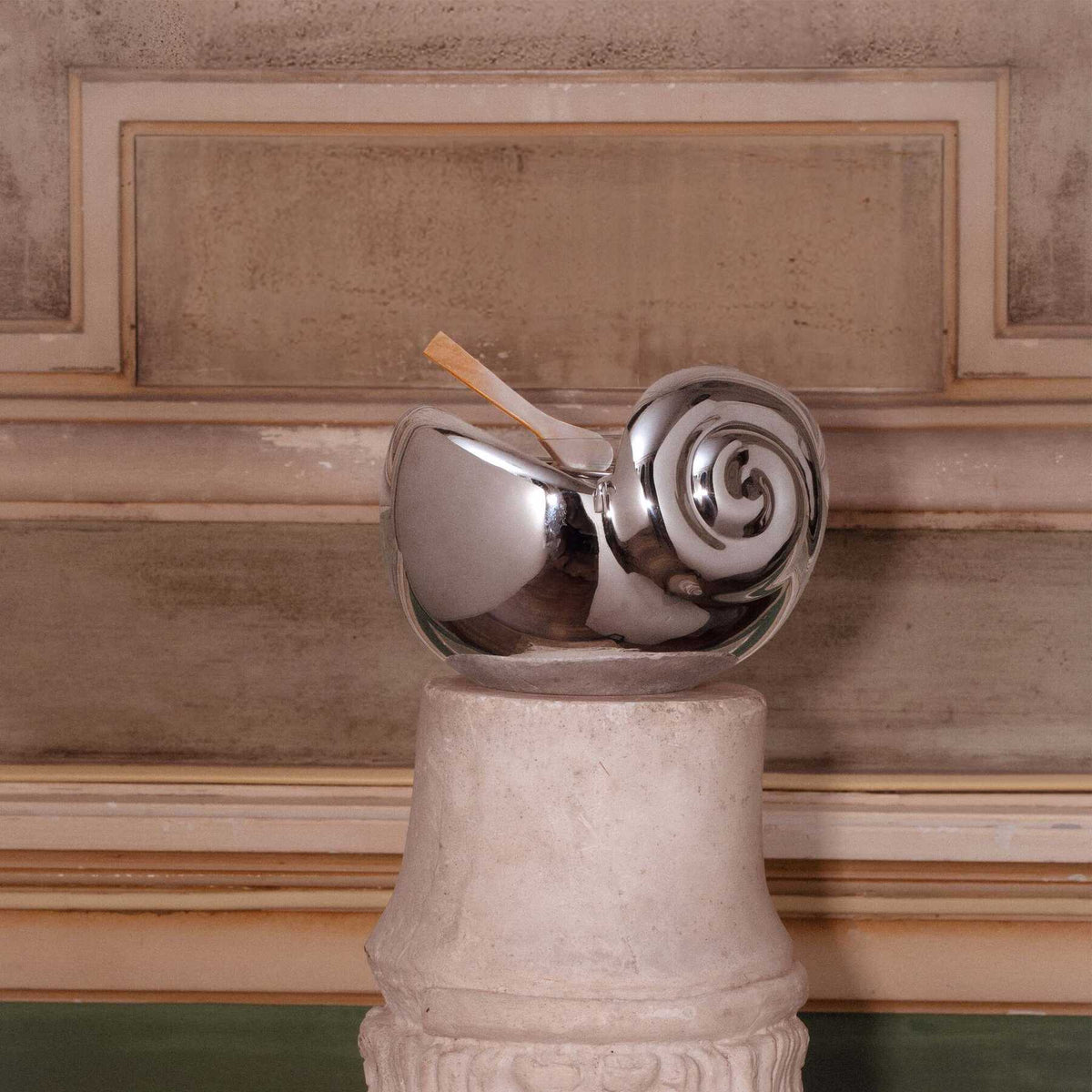 L'Objet Jessica McCormack Shell Caviar Dish - Stainless Steel, view 2
