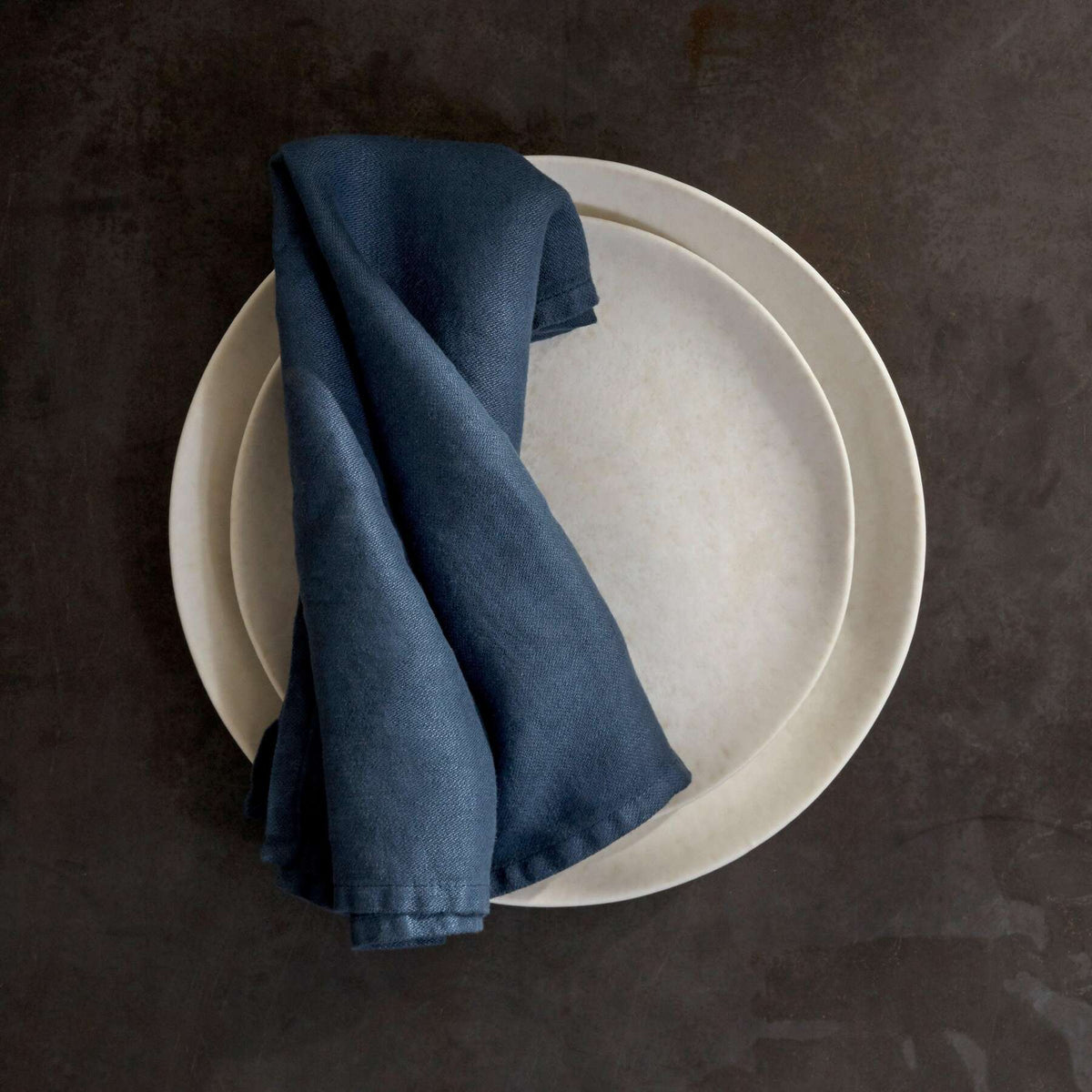 L'Objet Linen Sateen Napkins Set of 4 – Blue, alternate view