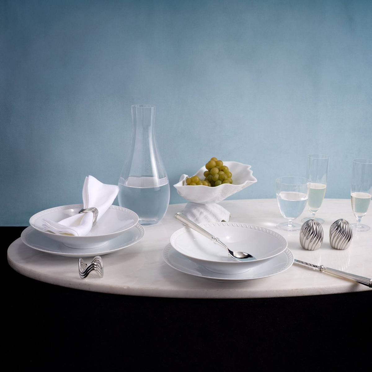 L'Objet Neptune Dinner Plate – White, alternate view