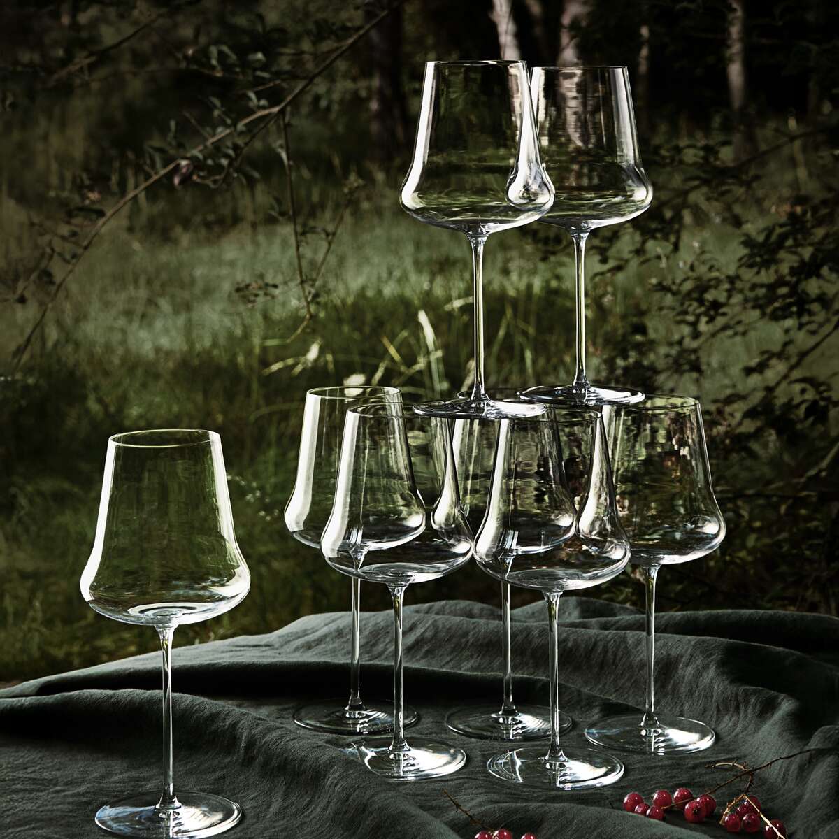 Lalique 1er Cru, Set of 2 Wine Glasses, alternate view