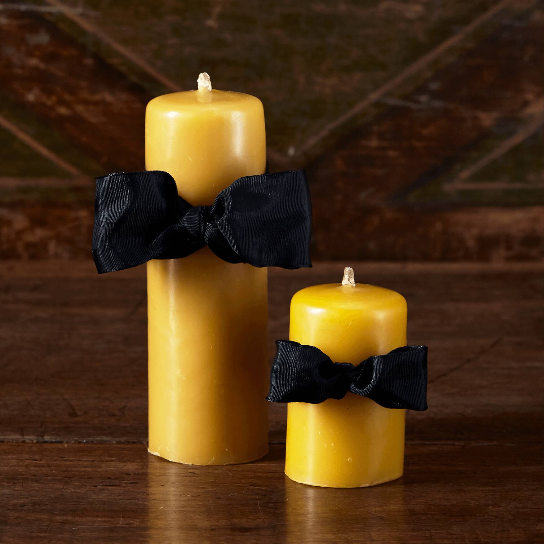 Match Pewter Gold Beeswax Smooth Pillar Scented Candle β 3" H