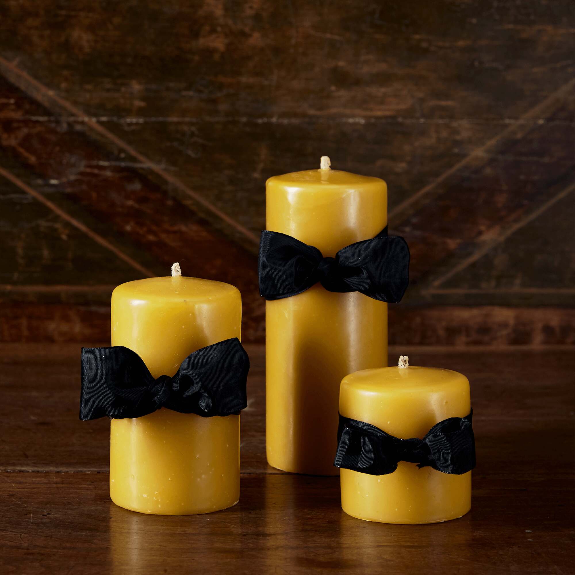Match Pewter Gold Beeswax Smooth Pillar Scented Candle β 7" H