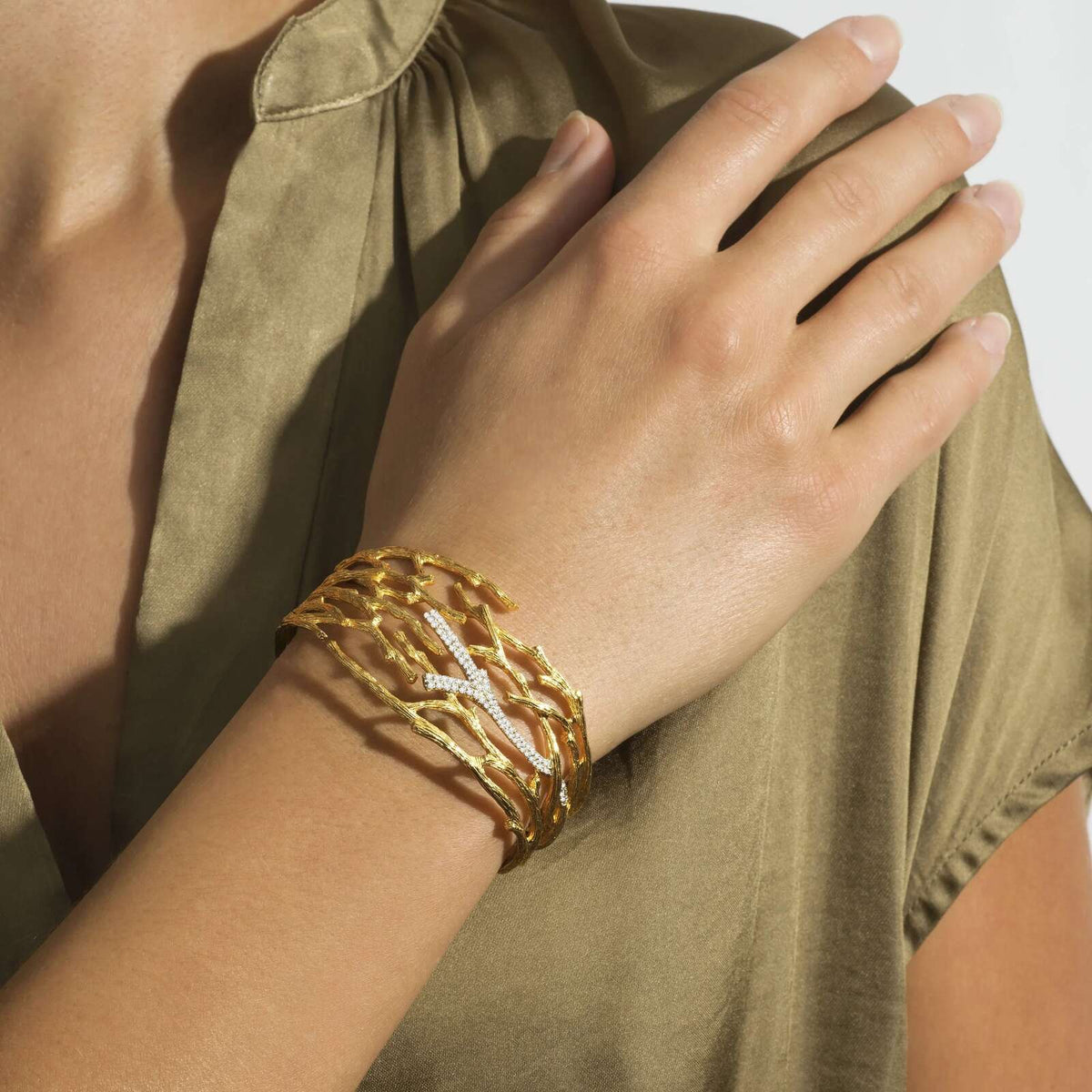 Michael Aram Enchanted Forest Cuff Bracelet with Diamonds - Gold, alternate view