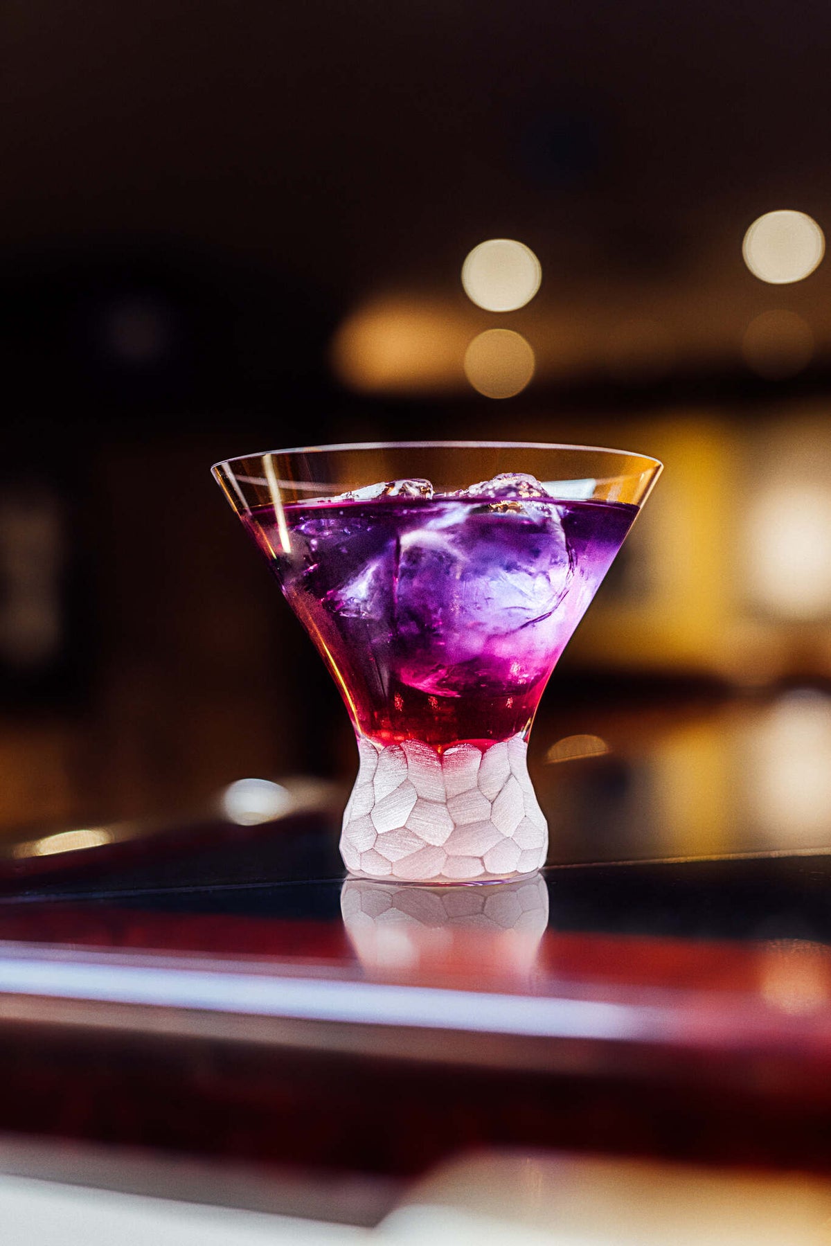 Moser Fluent Pebbles Cocktail Glass 250 ml in a styled setting