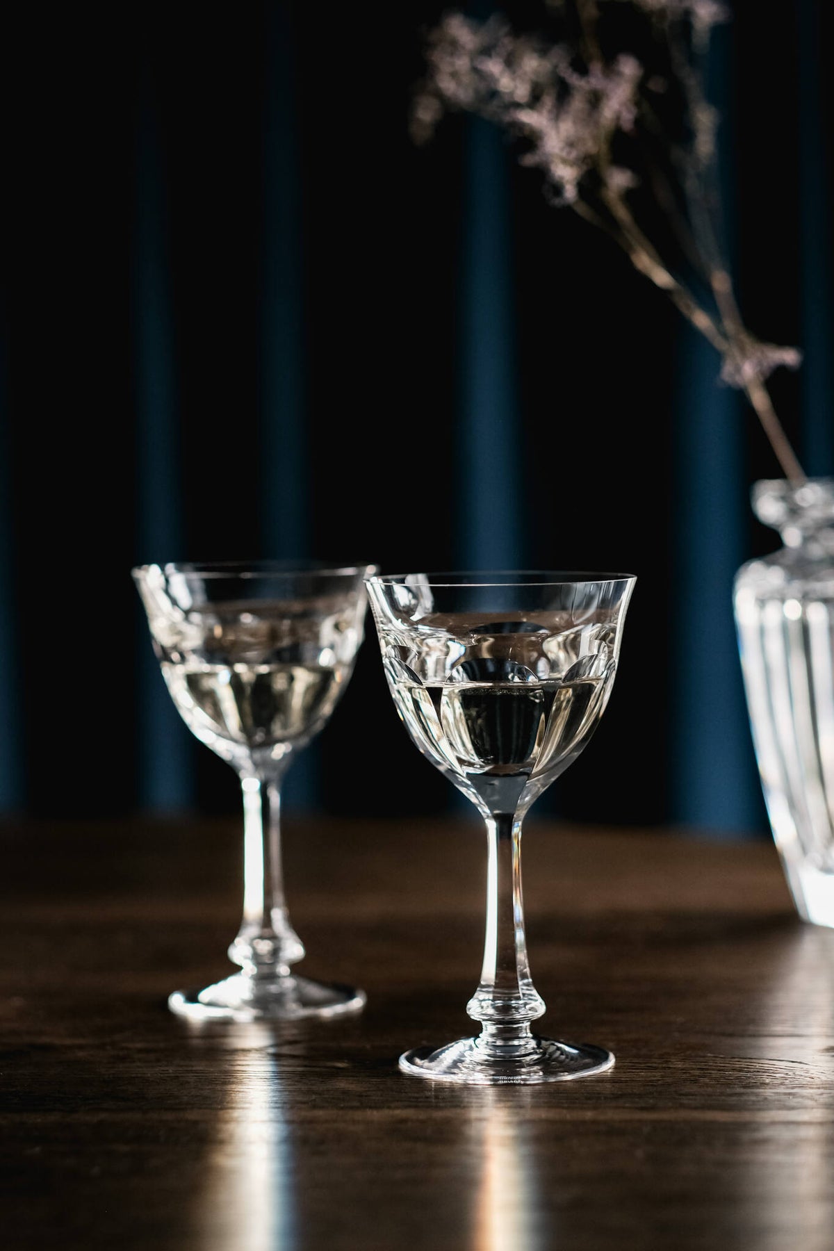Moser Lady Hamilton Wine Glass 210 ml in a styled setting