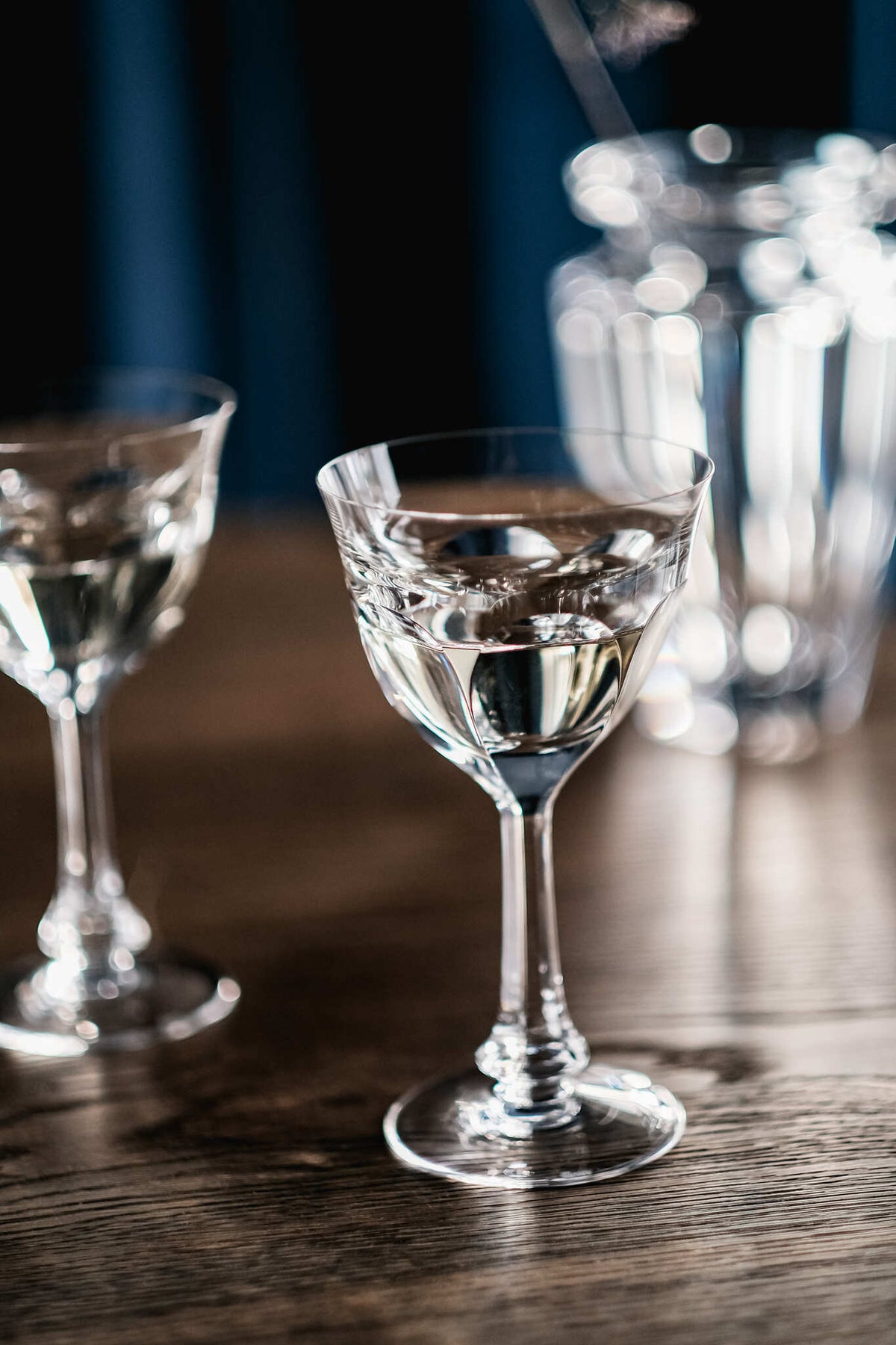 Moser Lady Hamilton Wine Glass 210 ml in a styled setting