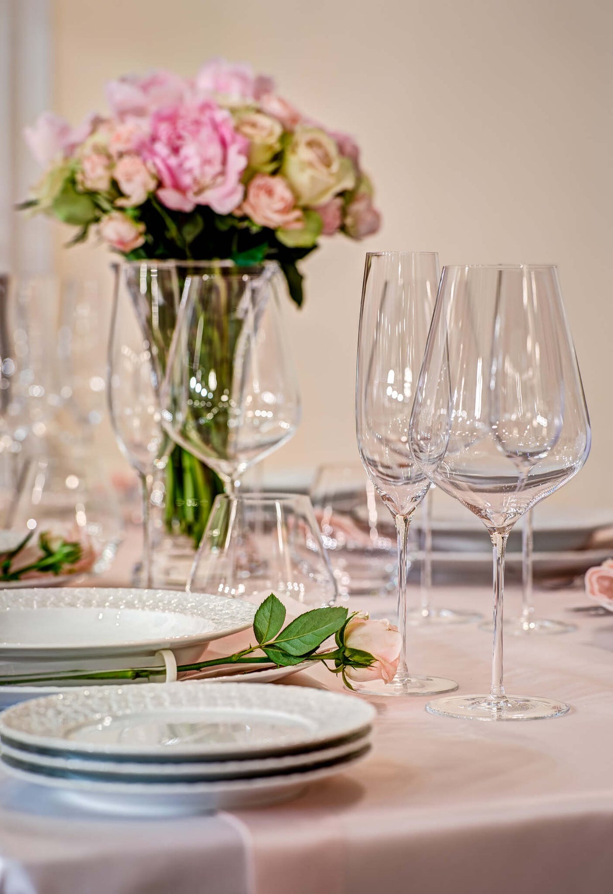 Moser Oeno Tumbler 360 ml in a styled setting