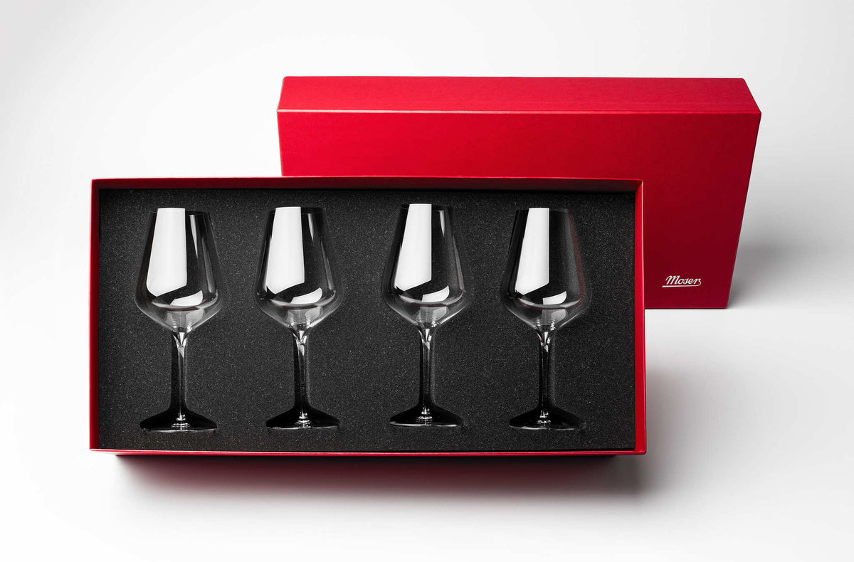 Moser Oeno Wine Glass 620 ml in a styled setting