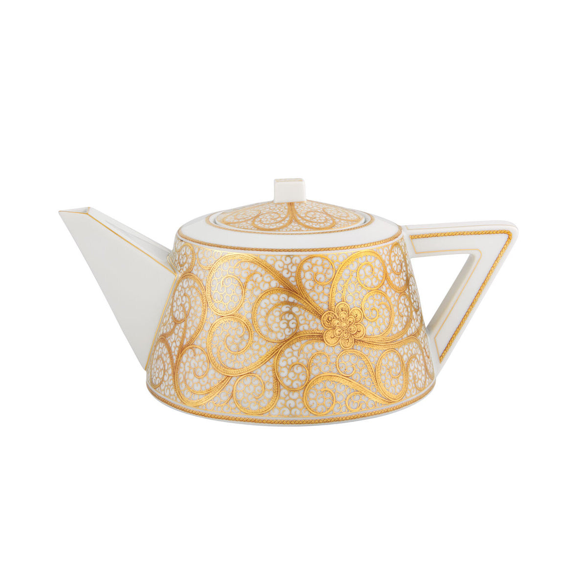 Vista Alegre Mouraria Tea Pot on a white background