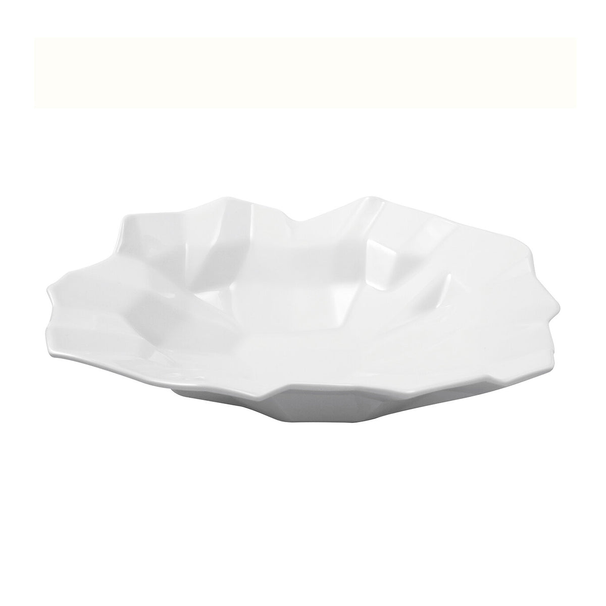 Vista Alegre Quartz Centerpiece on a white background
