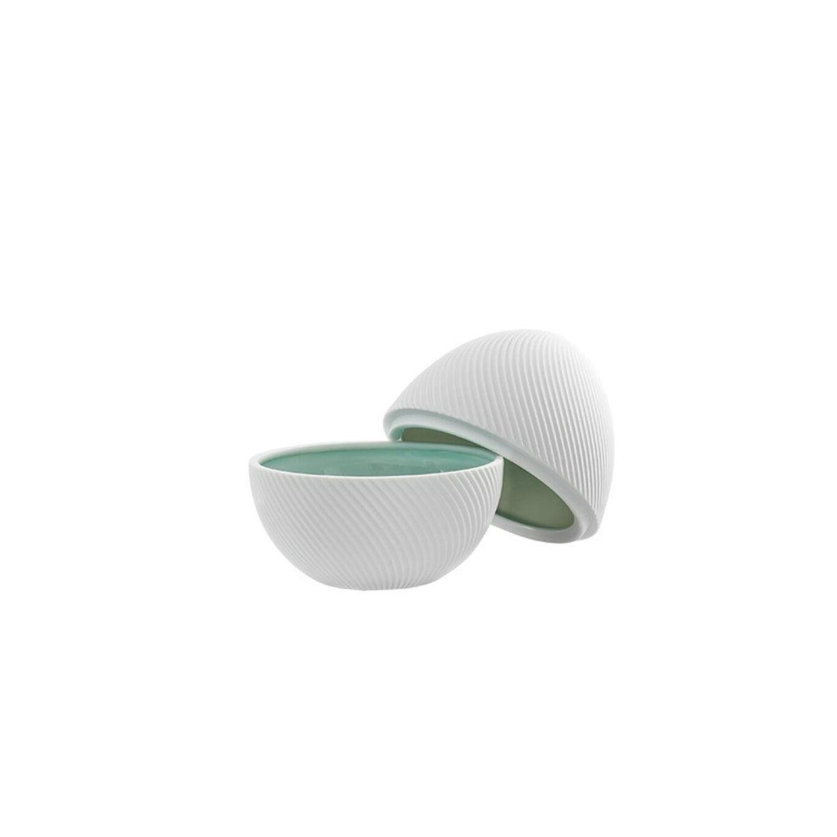 Vista Alegre Reveal Small Box on a white background