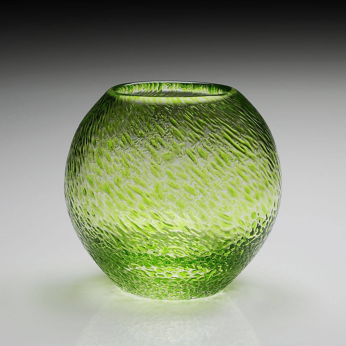 William Yeoward Florence Globe Vase Citrine 6" / 152mm in Citrine, handmade crystal, detail view